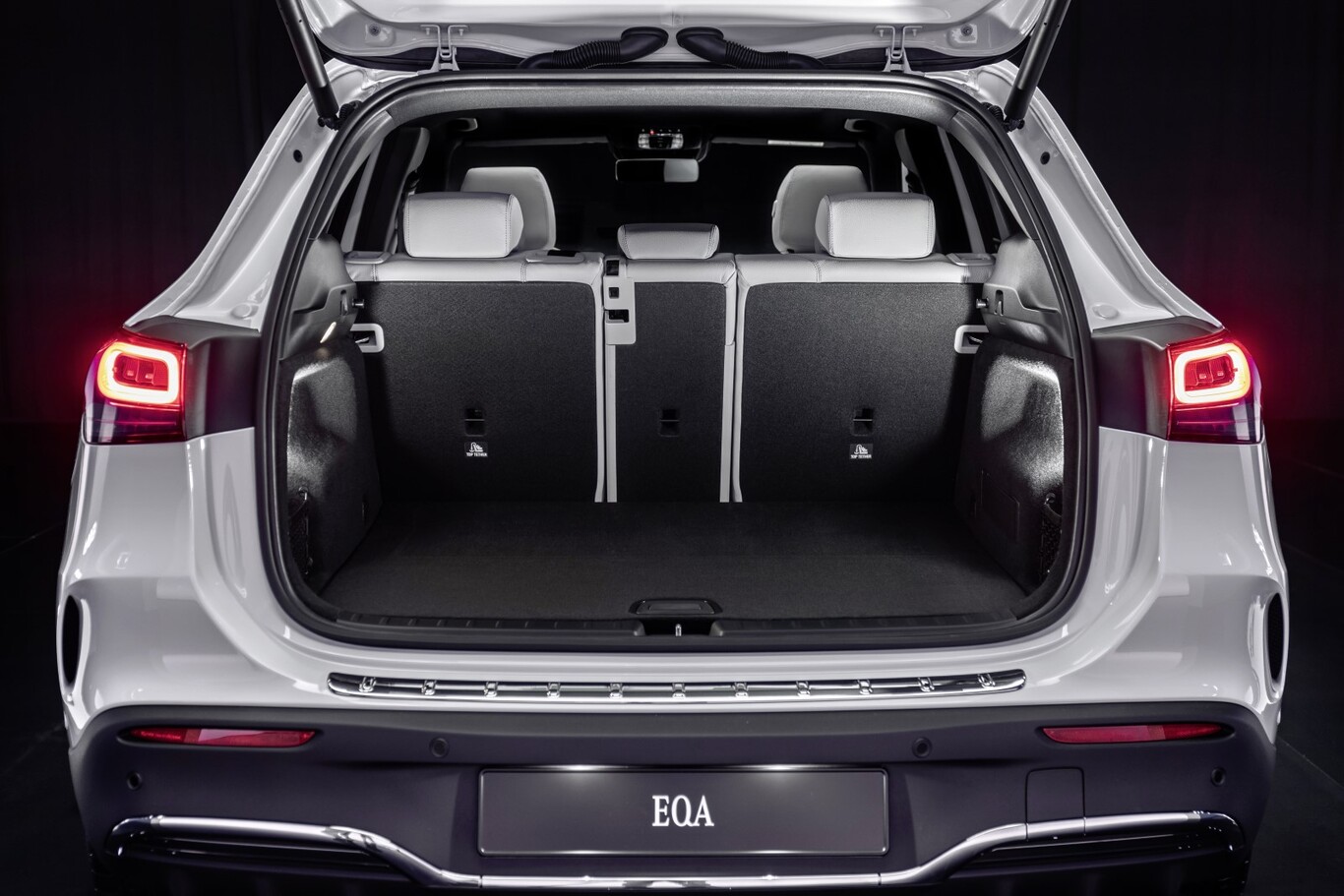 hyperscreen-mercedes-eq